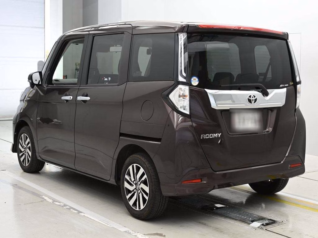TOYOTA ROOMY