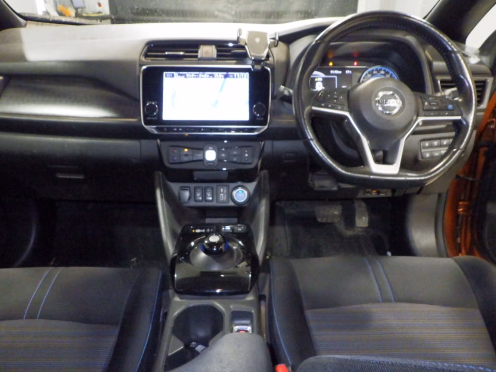 NISSAN LEAF