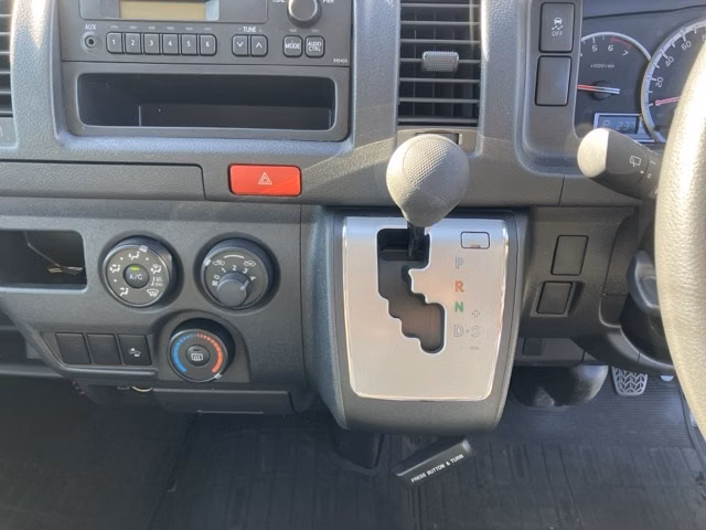 TOYOTA REGIUS ACE
