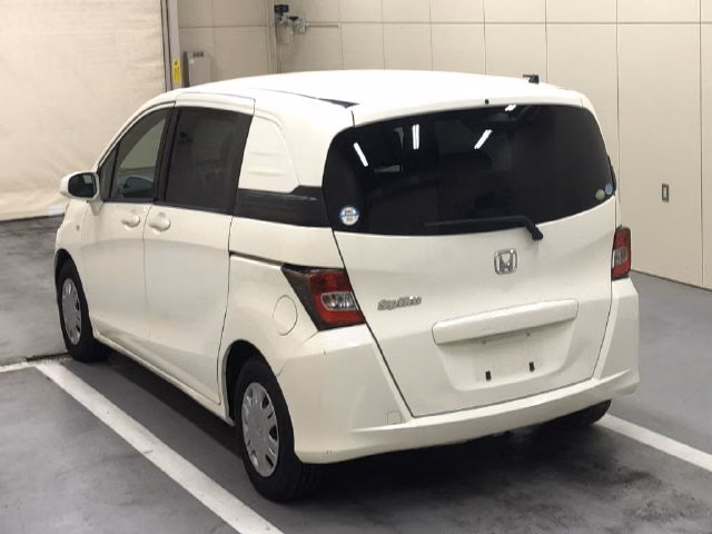 HONDA FREED SPIKE