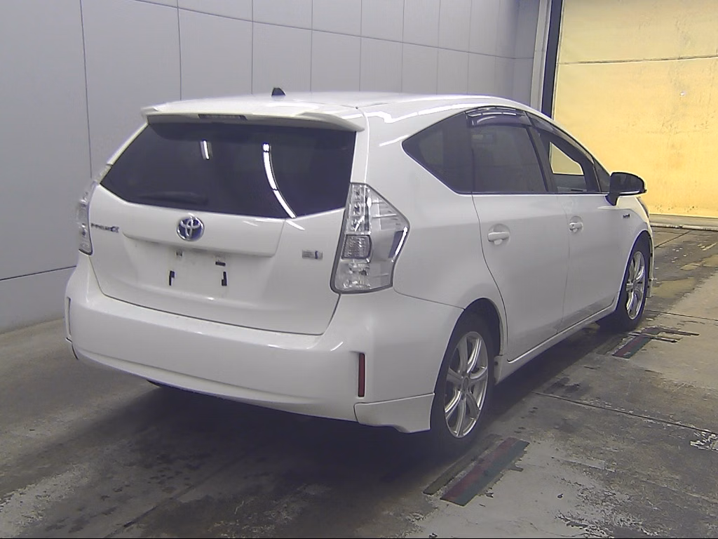 TOYOTA PRIUS ALPHA