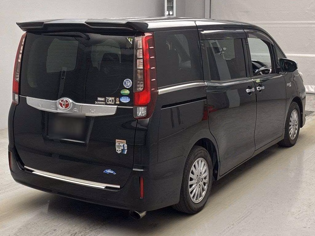 TOYOTA NOAH