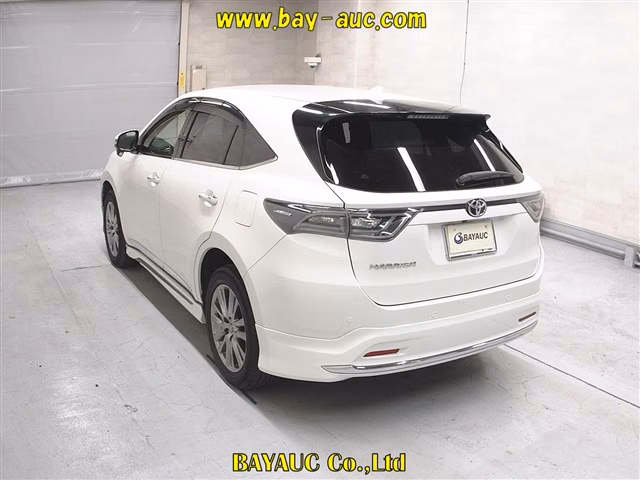 TOYOTA HARRIER
