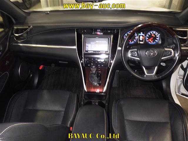 TOYOTA HARRIER