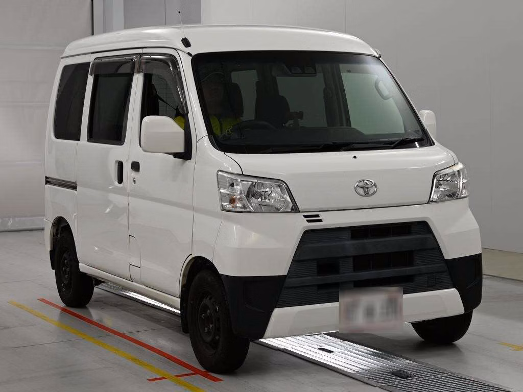 TOYOTA PIXIS VAN