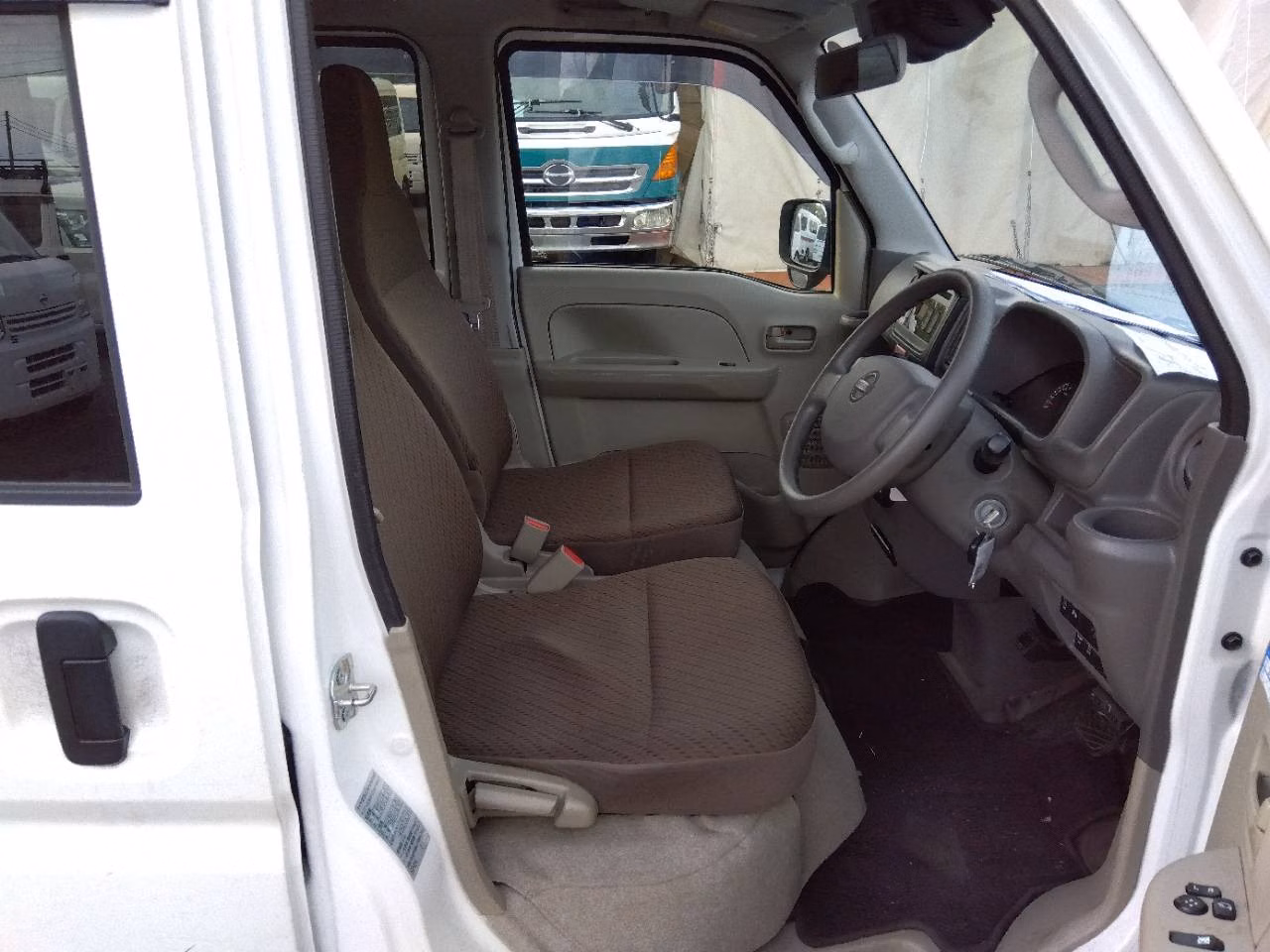 NISSAN NV100 CLIPPER