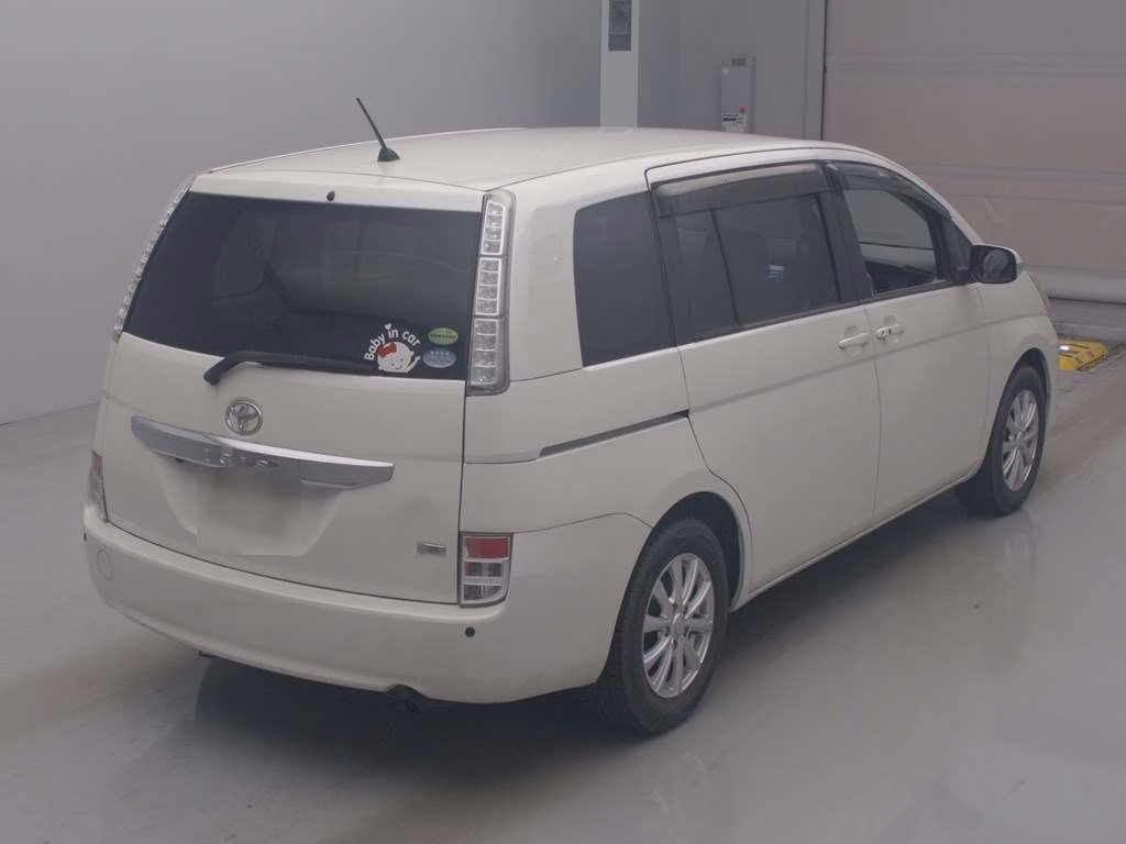 TOYOTA ISIS