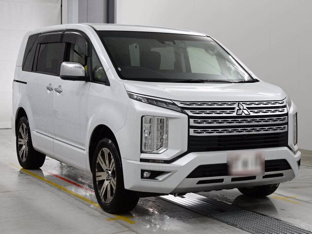 MITSUBISHI DELICA D:5