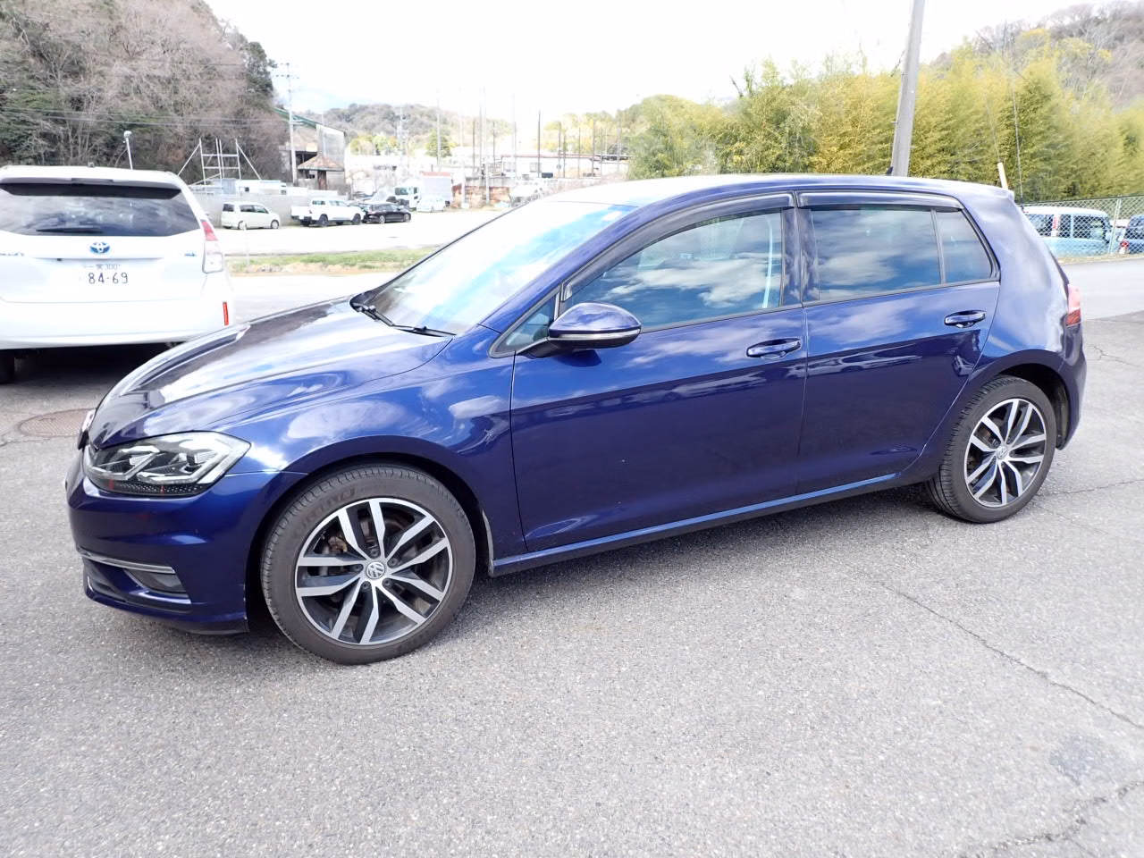 VOLKSWAGEN GOLF