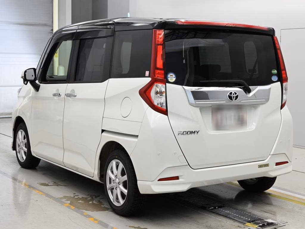 TOYOTA ROOMY