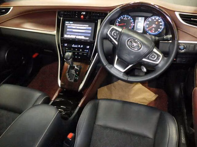 TOYOTA HARRIER