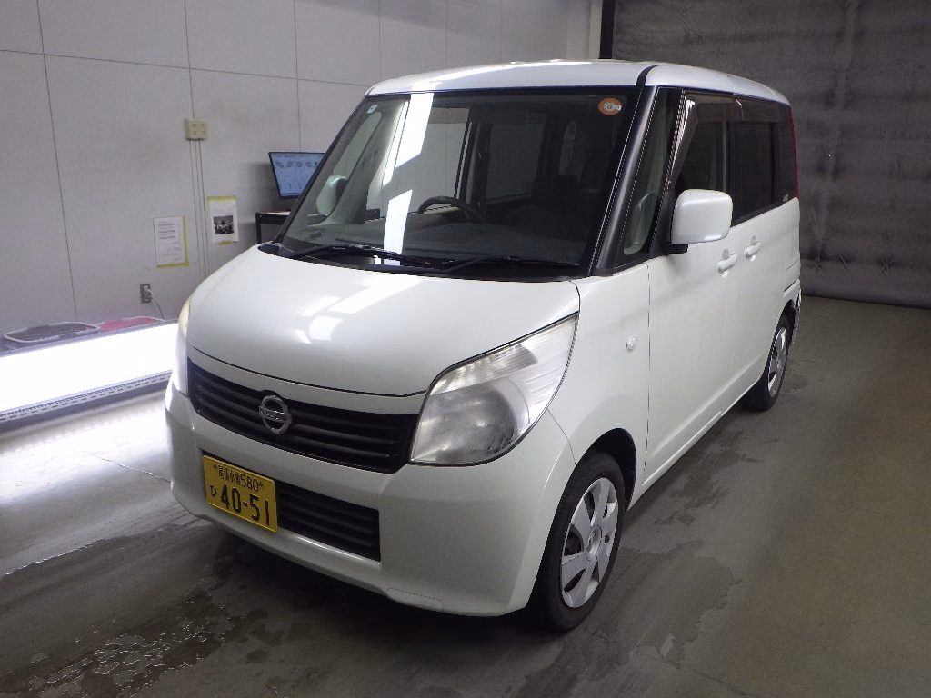 NISSAN ROOX