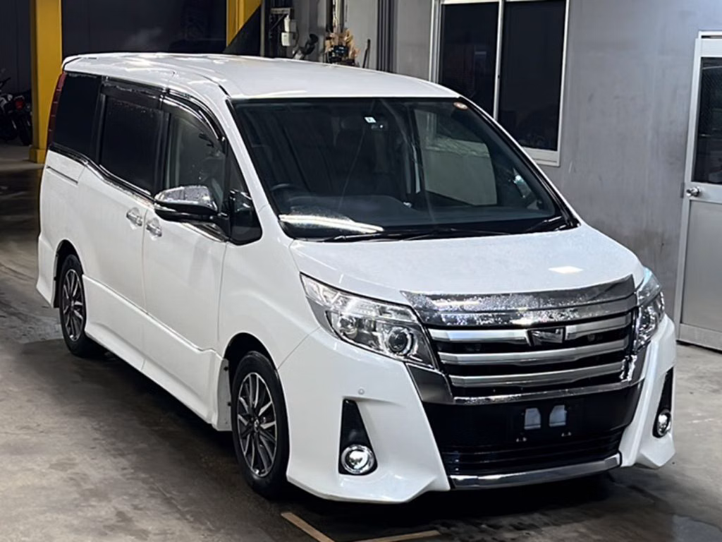 TOYOTA NOAH