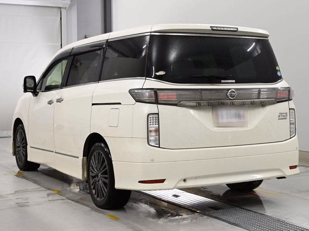 NISSAN ELGRAND