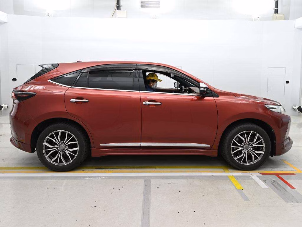 TOYOTA HARRIER