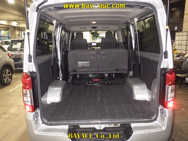 NISSAN NV350 CARAVAN