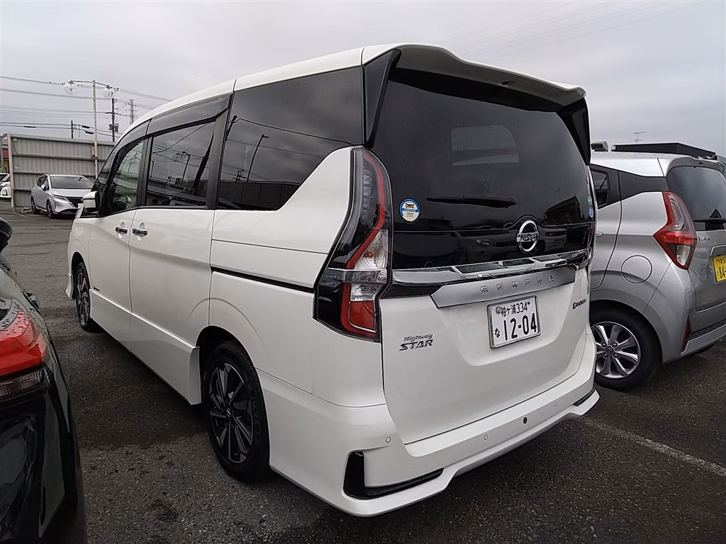 NISSAN SERENA