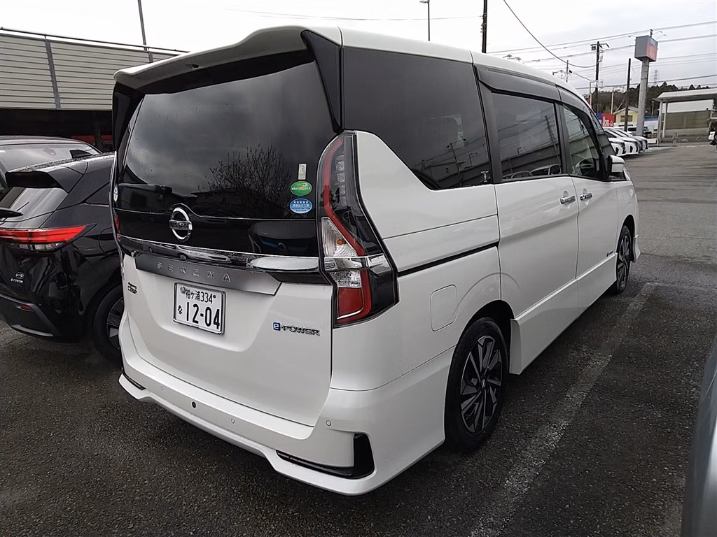 NISSAN SERENA