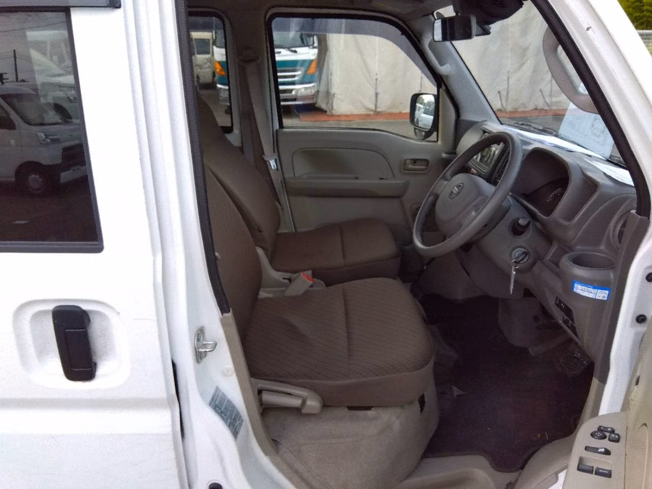 NISSAN NV100 CLIPPER