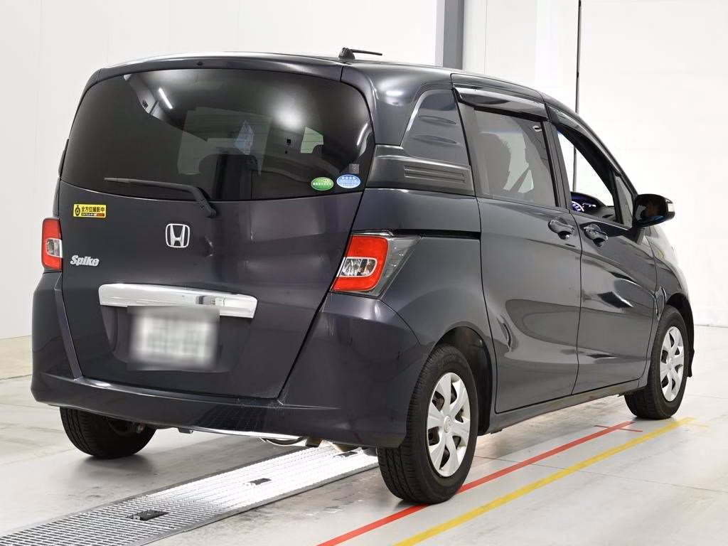 HONDA FREED SPIKE
