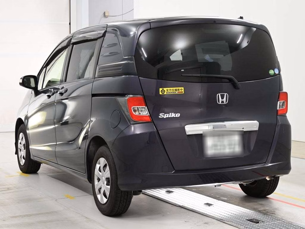 HONDA FREED SPIKE