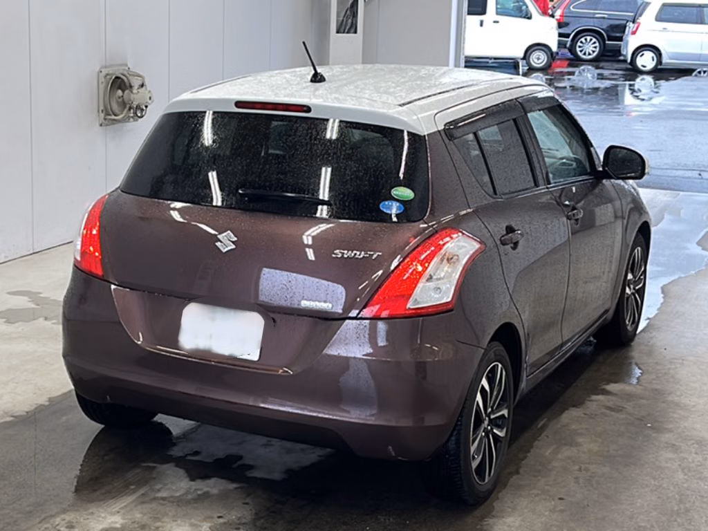 SUZUKI SWIFT