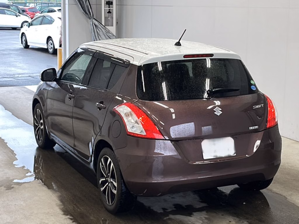 SUZUKI SWIFT
