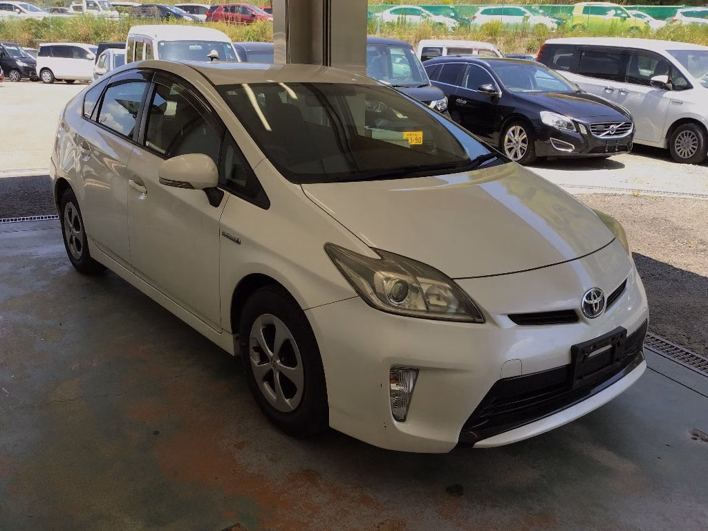 TOYOTA PRIUS