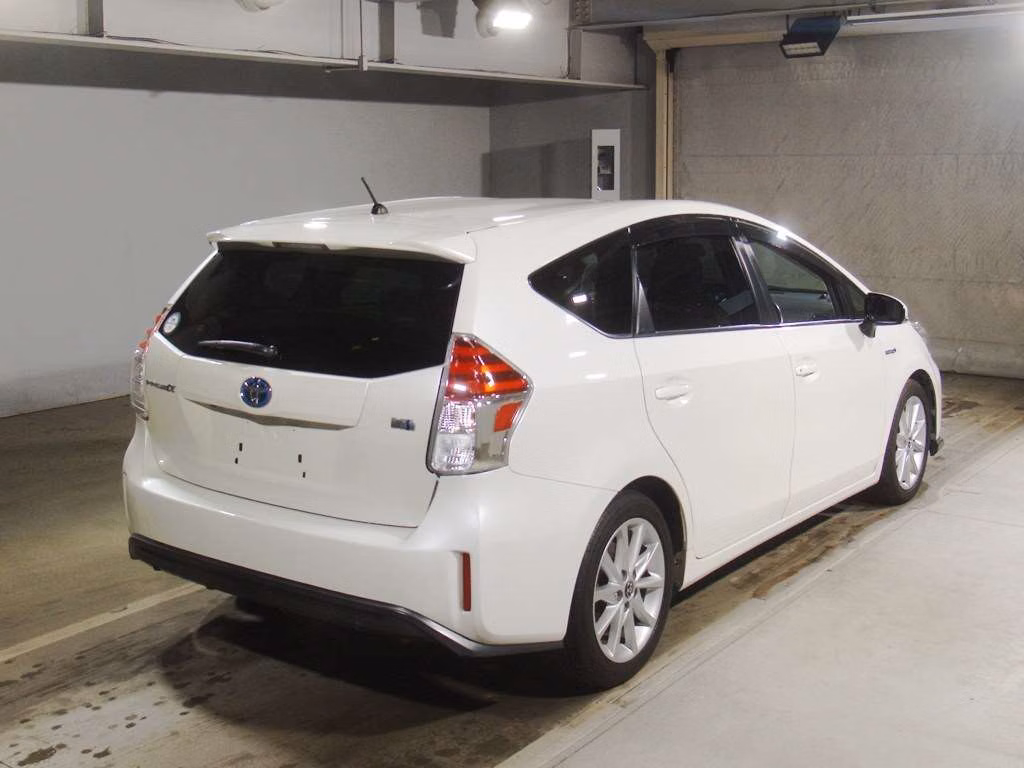 TOYOTA PRIUS ALPHA
