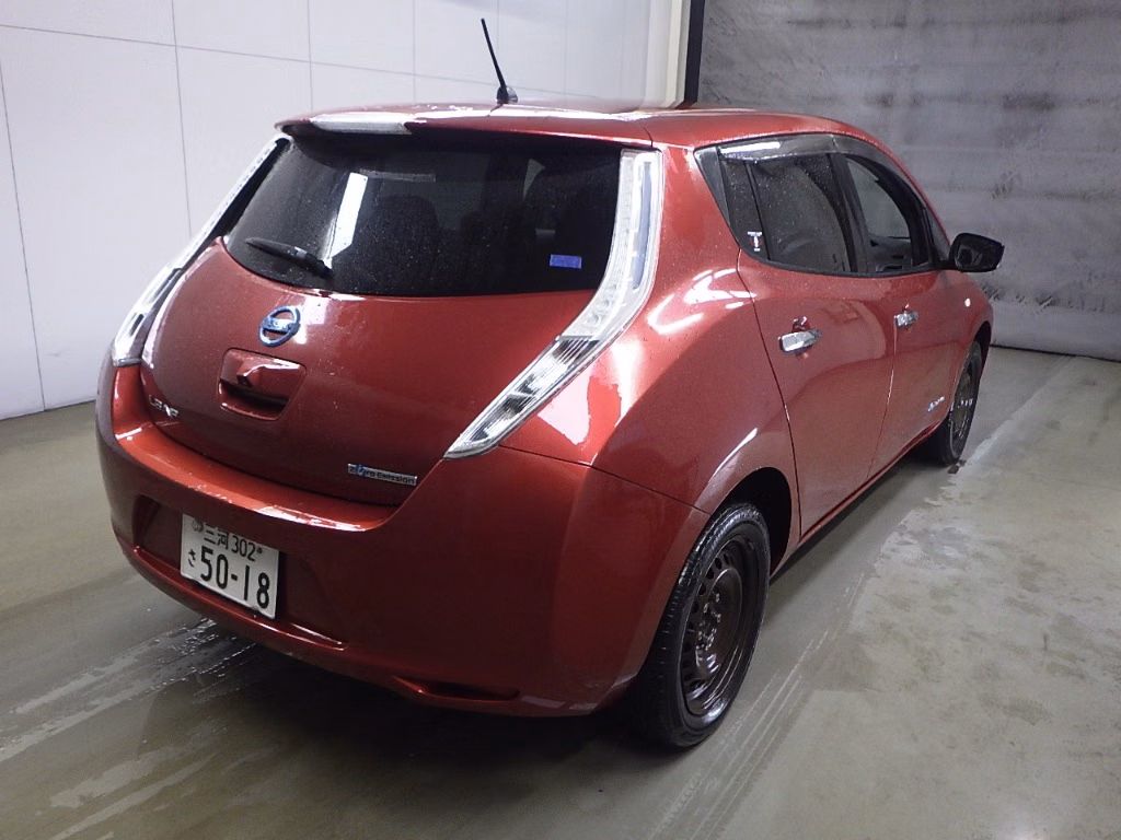 NISSAN LEAF