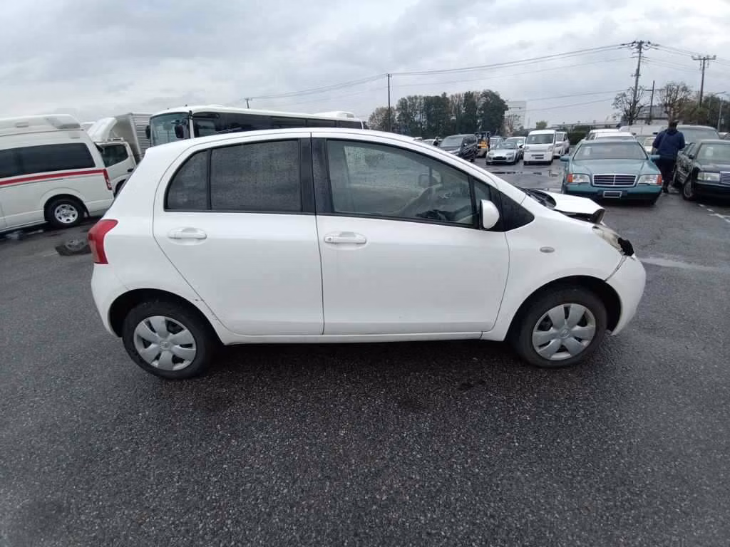TOYOTA VITZ
