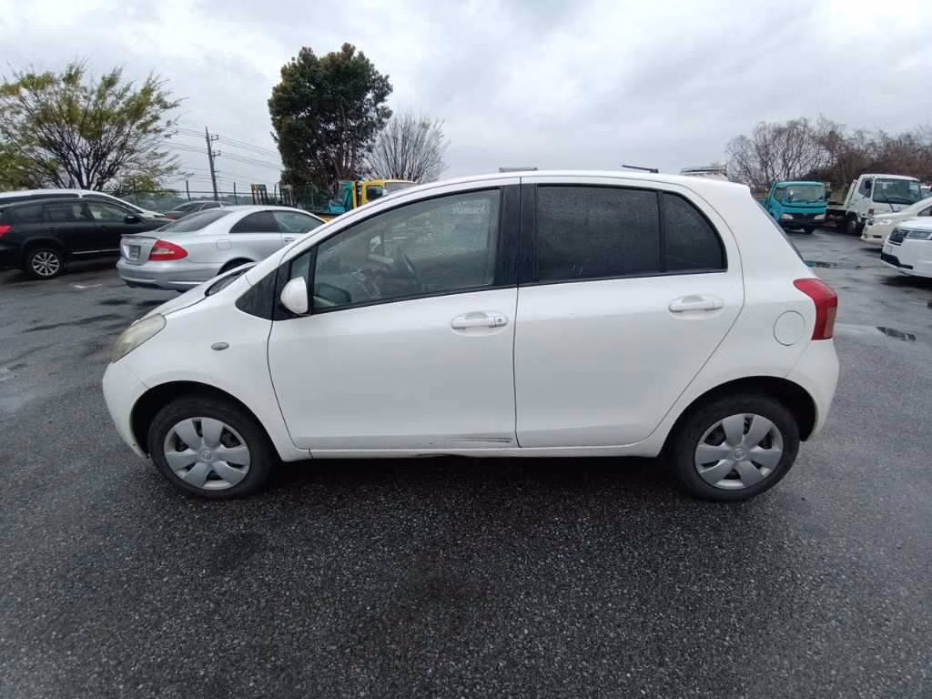 TOYOTA VITZ