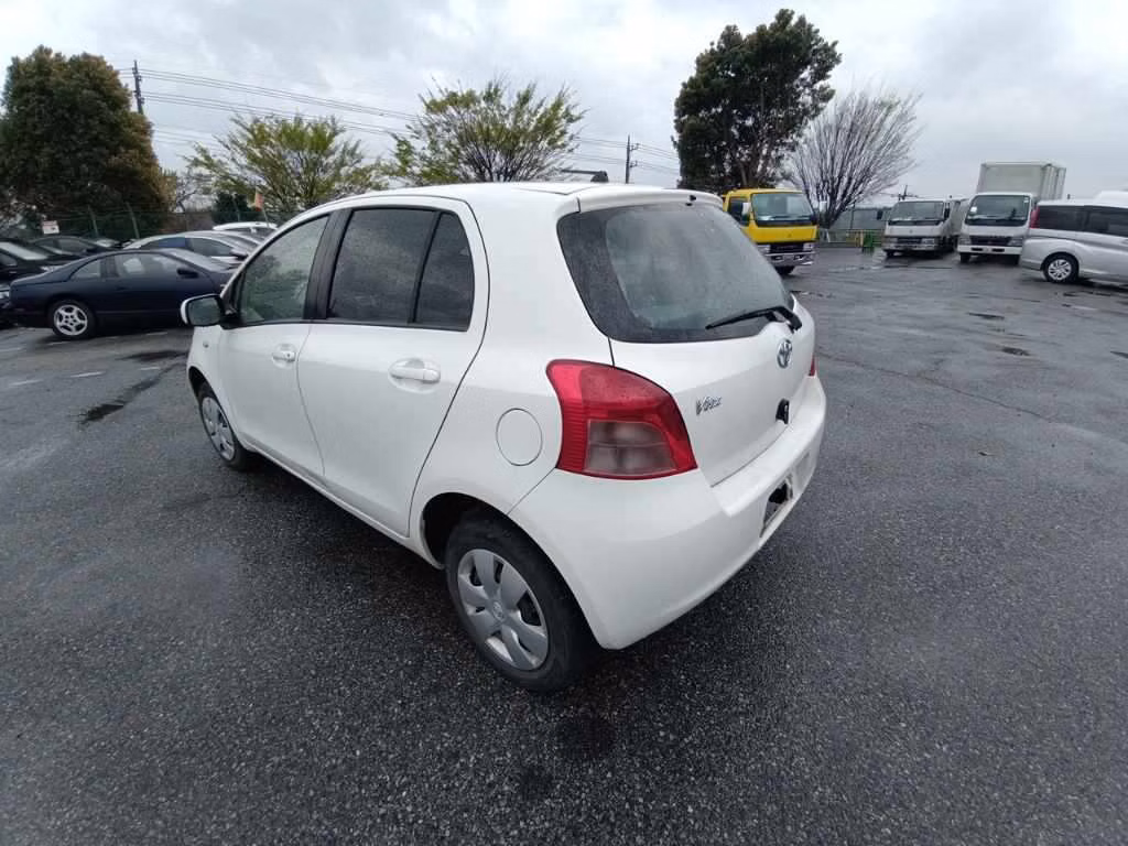 TOYOTA VITZ
