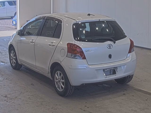 TOYOTA VITZ