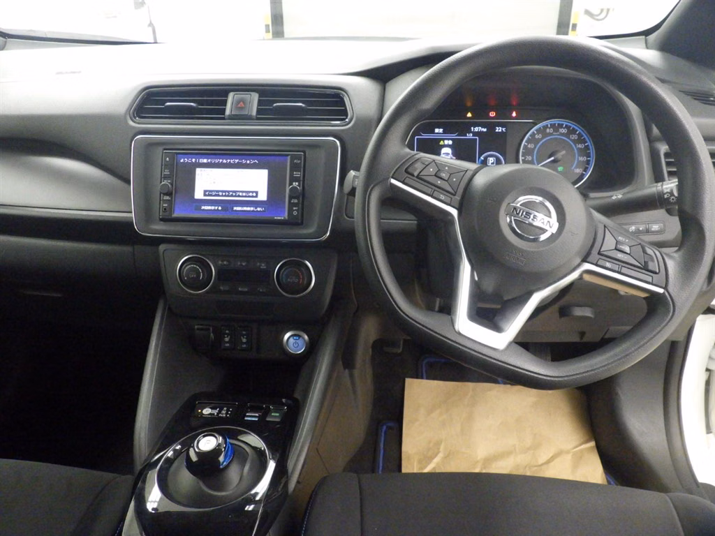 NISSAN LEAF