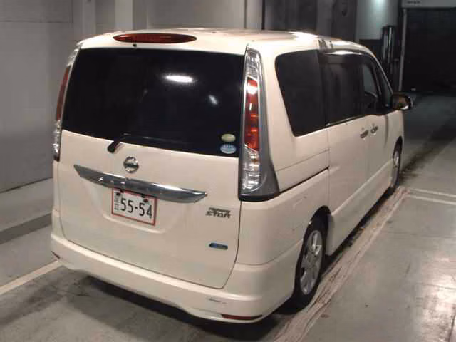 NISSAN SERENA