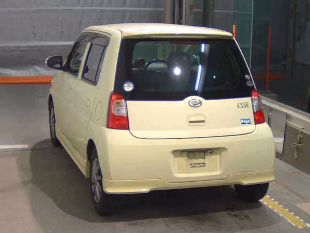 DAIHATSU ESSE