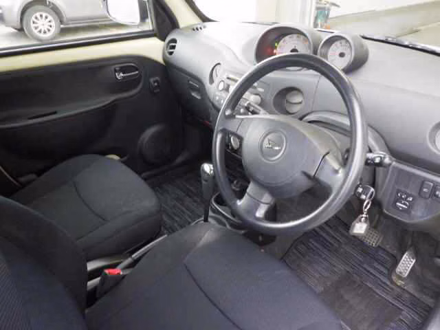 DAIHATSU ESSE