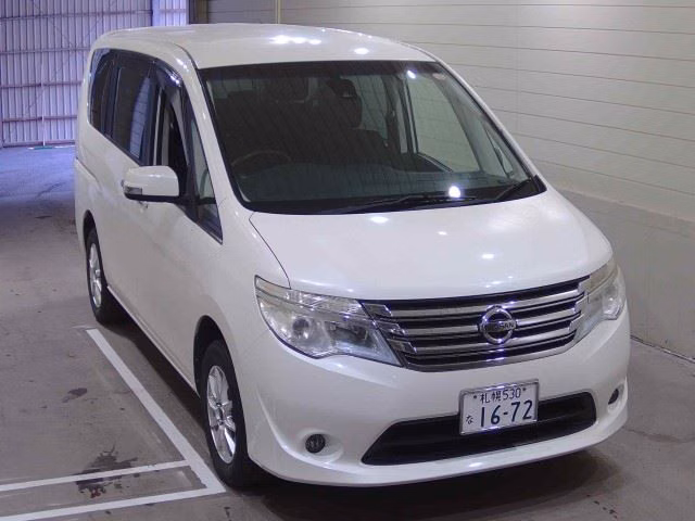 NISSAN SERENA