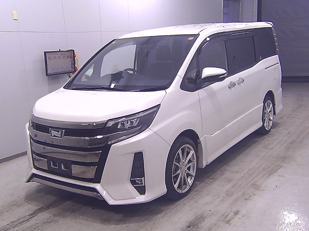 TOYOTA NOAH