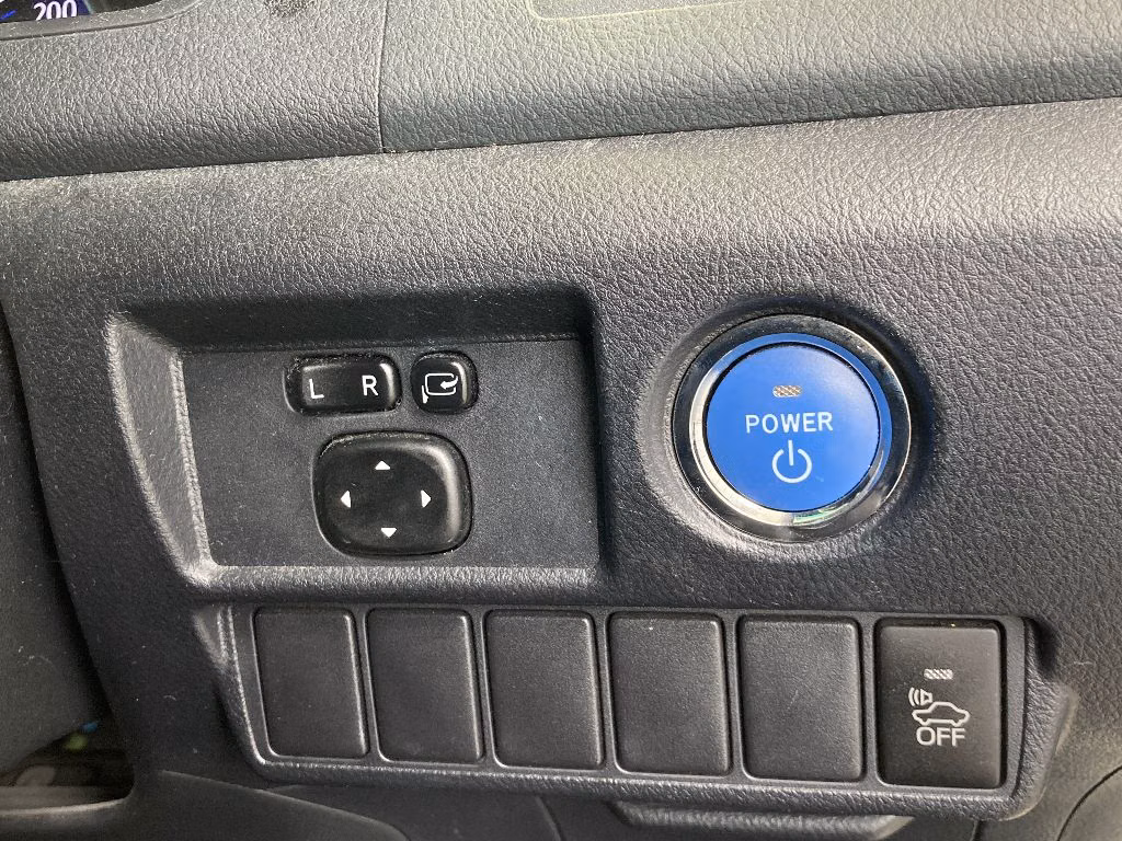 TOYOTA SAI