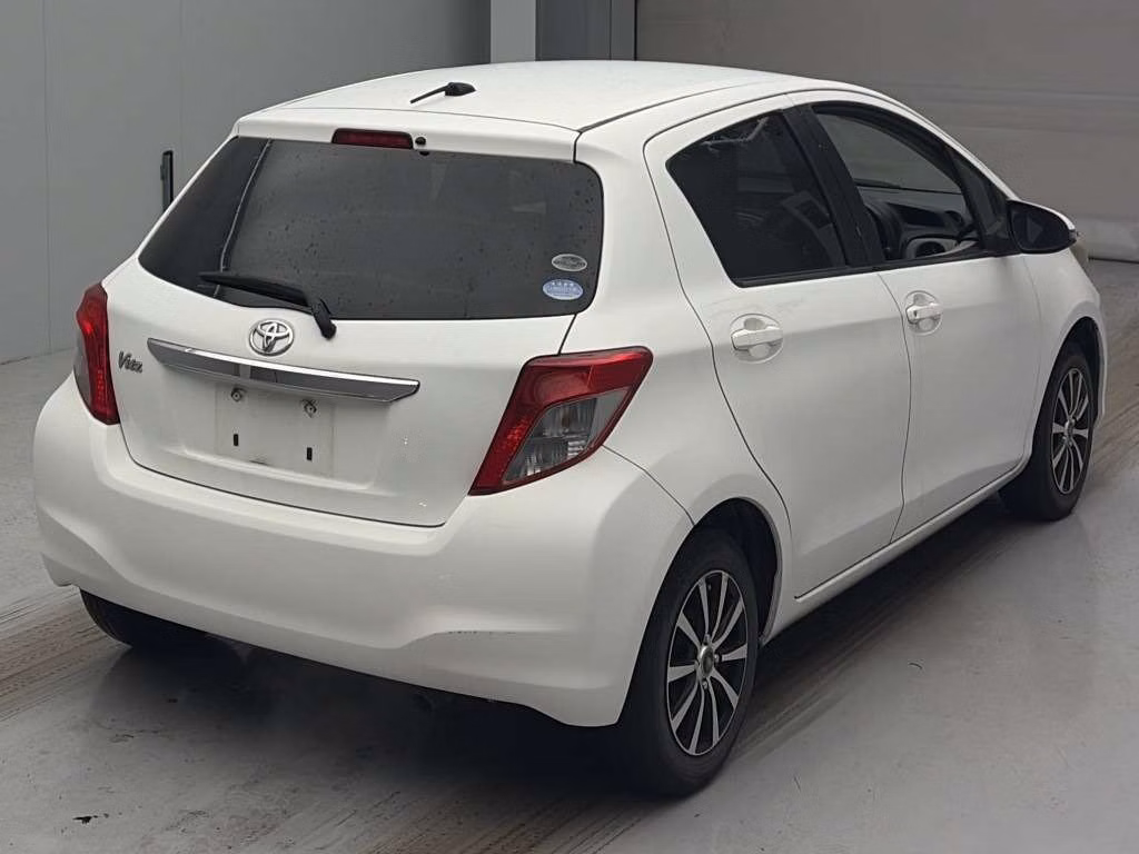 TOYOTA VITZ