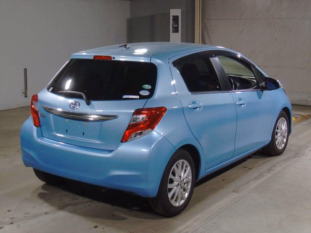 TOYOTA VITZ