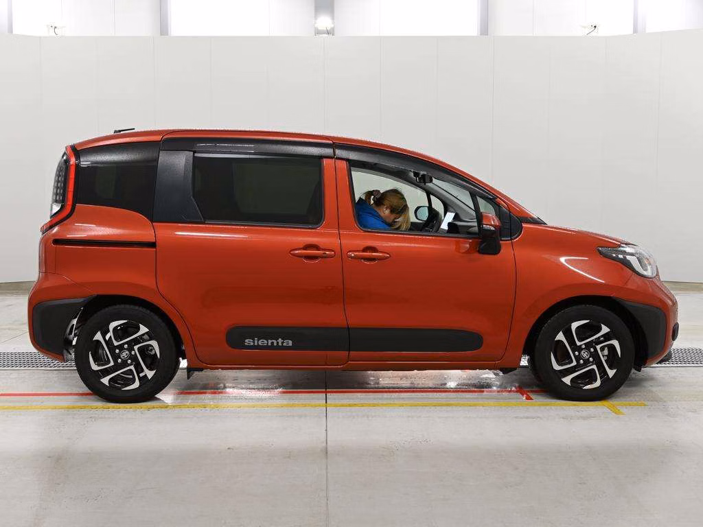 TOYOTA SIENTA