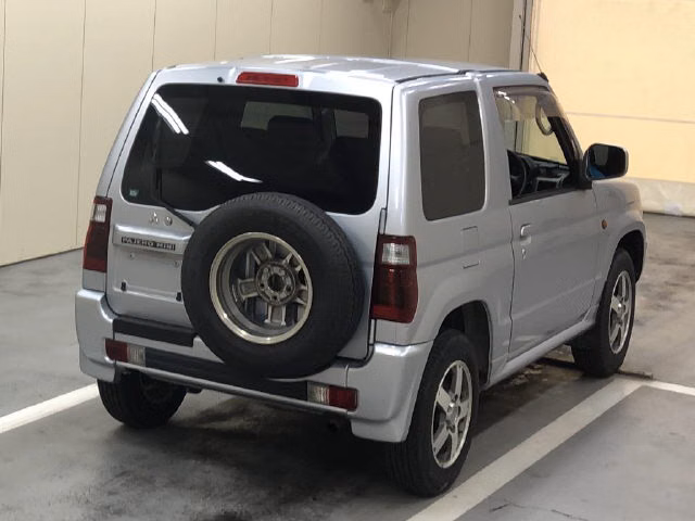 MITSUBISHI PAJERO MINI