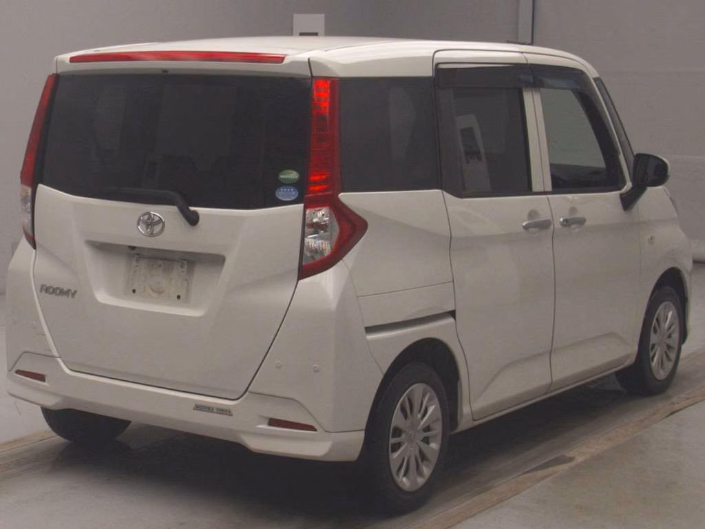 TOYOTA ROOMY