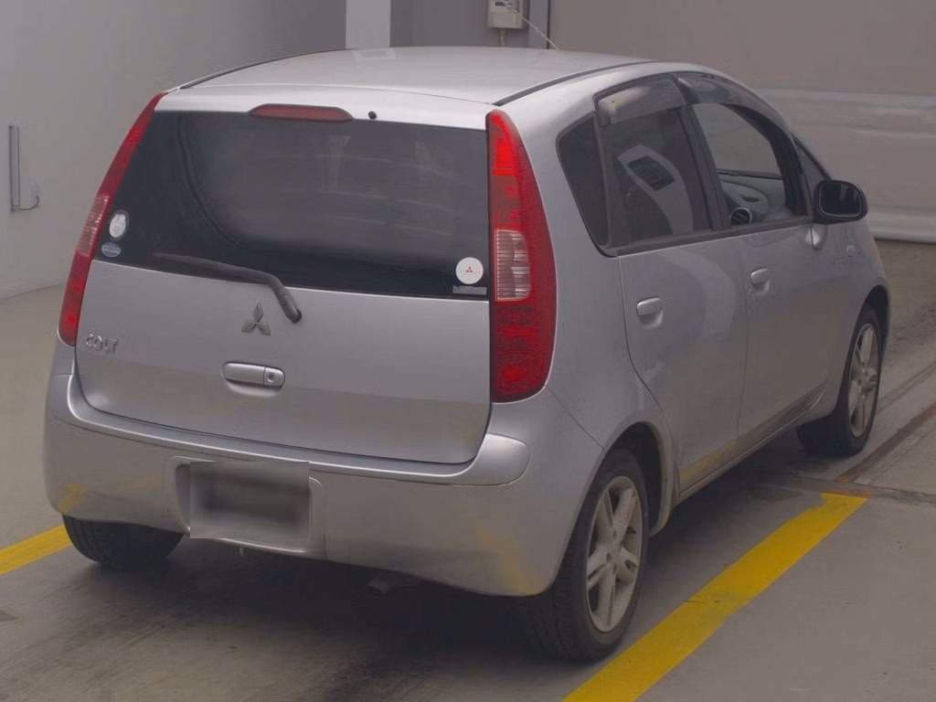 MITSUBISHI COLT