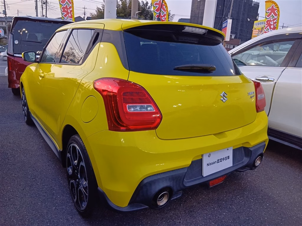 SUZUKI SWIFT