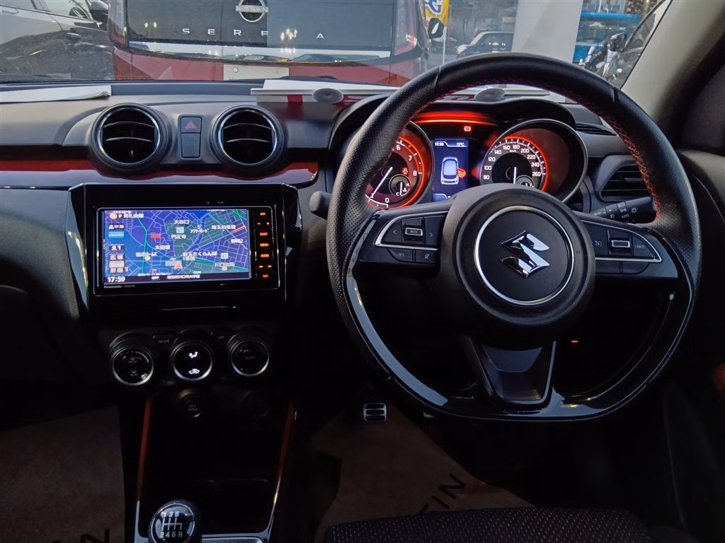 SUZUKI SWIFT