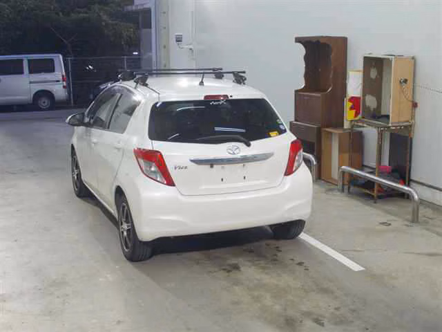 TOYOTA VITZ